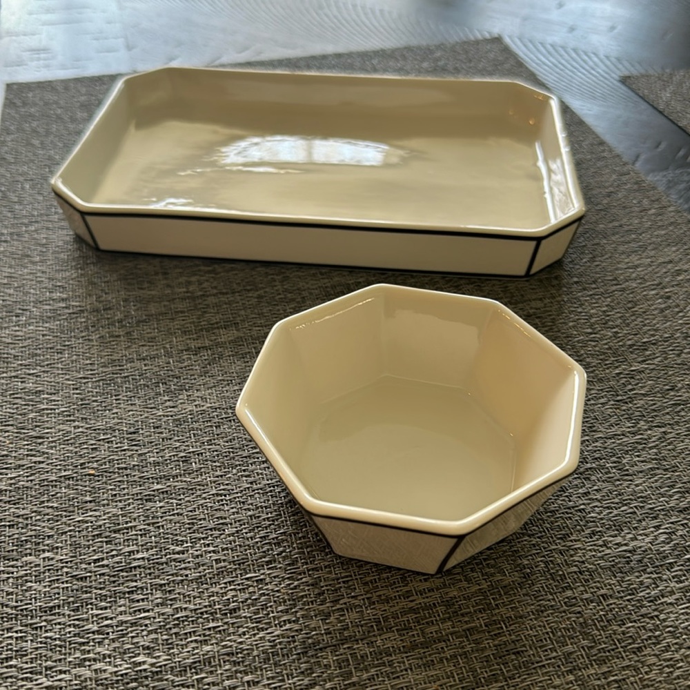 Odeme Porcelain Catchall Vanity Tray & Ring Set 81/2”X51/4”X1” & 3 3/4” Diameter
